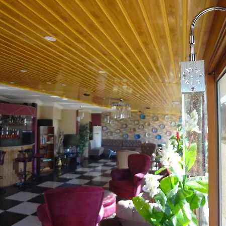 Rosalinda Hotel *