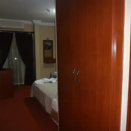 Rosalinda Hotel *